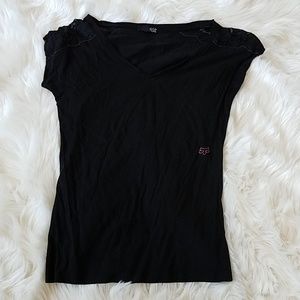 Fox v neck with lace